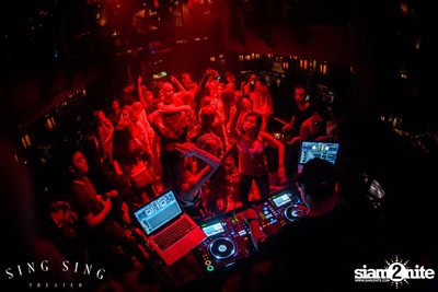 BLING IT กับ Bangkok Invaders ที่ ซิง ซิง เธียเตอร์ — photo 48