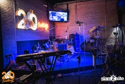Mocca Garden x T-Bone at 20Something Bar — photo 3