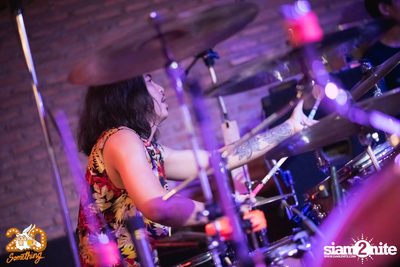 Mocca Garden x T-Bone at 20Something Bar — photo 38