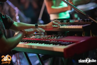 Mocca Garden x T-Bone at 20Something Bar — photo 96