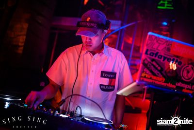 BLING IT กับ Bangkok Invaders ที่ ซิง ซิง เธียเตอร์ — photo 4