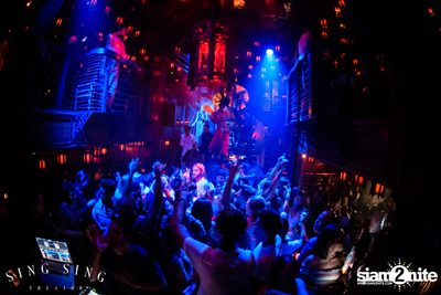 BLING IT กับ Bangkok Invaders ที่ ซิง ซิง เธียเตอร์ — photo 115
