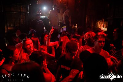 BLING IT กับ Bangkok Invaders ที่ ซิง ซิง เธียเตอร์ — photo 139