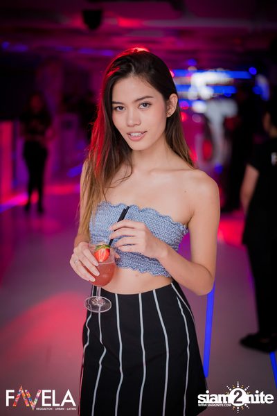 Friday Night at Favela Thonglor — photo 31