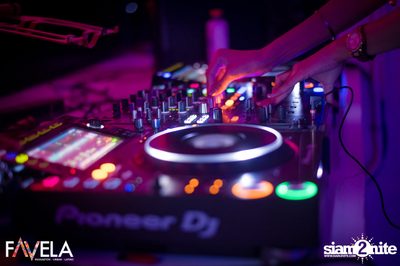 Friday Night at Favela Thonglor — photo 36