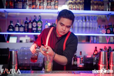 Friday Night at Favela Thonglor — photo 53