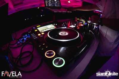 Saturday Night at Favela Thonglor — photo 3