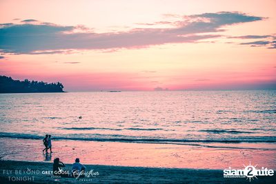 Fly Beyond Tonight กับ 2manydjs ที่ คาเฟ่ เดล มาร์ ภูเก็ต — photo 6
