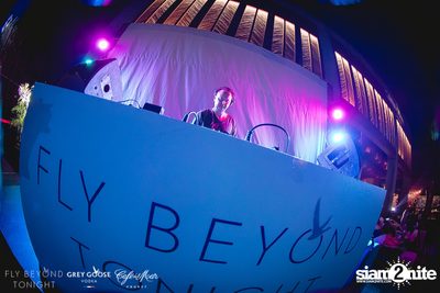 Fly Beyond Tonight กับ 2manydjs ที่ คาเฟ่ เดล มาร์ ภูเก็ต — photo 22