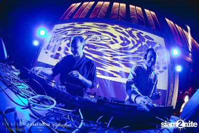 Fly Beyond Tonight กับ 2manydjs ที่ คาเฟ่ เดล มาร์ ภูเก็ต — photo 31