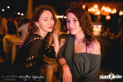 Fly Beyond Tonight กับ 2manydjs ที่ คาเฟ่ เดล มาร์ ภูเก็ต — photo 54