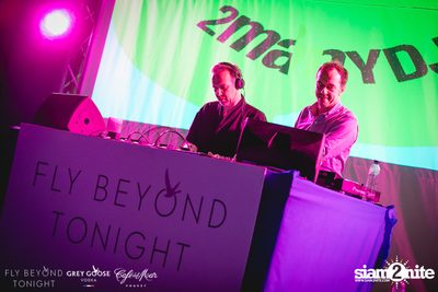 Fly Beyond Tonight กับ 2manydjs ที่ คาเฟ่ เดล มาร์ ภูเก็ต — photo 58