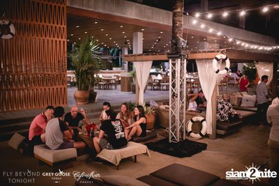 Fly Beyond Tonight กับ 2manydjs ที่ คาเฟ่ เดล มาร์ ภูเก็ต — photo 77
