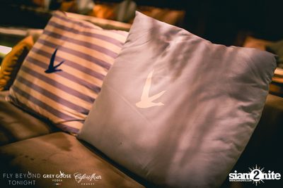 Fly Beyond Tonight กับ 2manydjs ที่ คาเฟ่ เดล มาร์ ภูเก็ต — photo 79