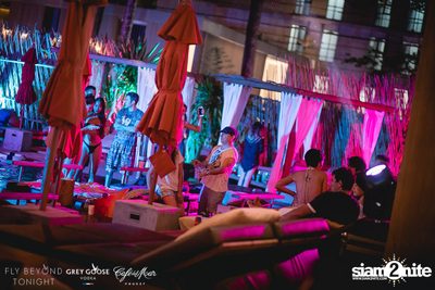 Fly Beyond Tonight กับ 2manydjs ที่ คาเฟ่ เดล มาร์ ภูเก็ต — photo 84