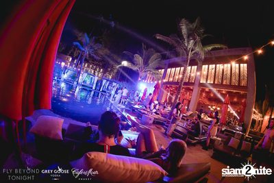 Fly Beyond Tonight กับ 2manydjs ที่ คาเฟ่ เดล มาร์ ภูเก็ต — photo 85