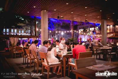 Fly Beyond Tonight กับ 2manydjs ที่ คาเฟ่ เดล มาร์ ภูเก็ต — photo 91