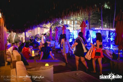 Fly Beyond Tonight กับ 2manydjs ที่ คาเฟ่ เดล มาร์ ภูเก็ต — photo 96