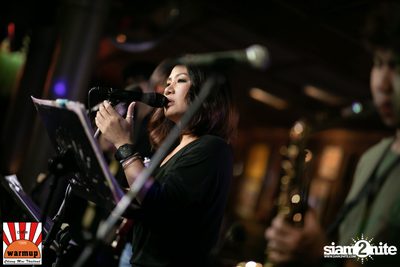 Give Me Five ที่ วอร์ม อัพ คาเฟ่ เชียงใหม่ — photo 3