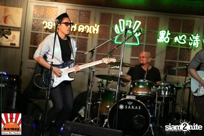 Give Me Five ที่ วอร์ม อัพ คาเฟ่ เชียงใหม่ — photo 16