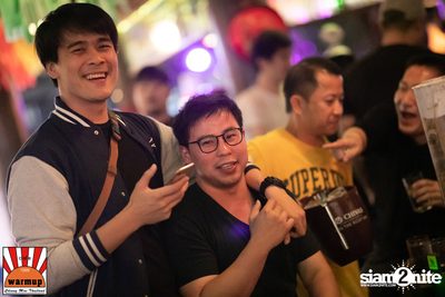 Give Me Five ที่ วอร์ม อัพ คาเฟ่ เชียงใหม่ — photo 20