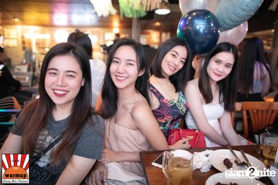 Give Me Five ที่ วอร์ม อัพ คาเฟ่ เชียงใหม่ — photo 27