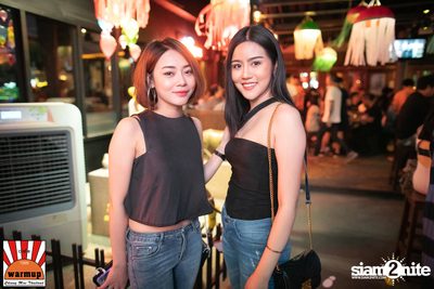 Give Me Five ที่ วอร์ม อัพ คาเฟ่ เชียงใหม่ — photo 29