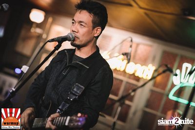 Give Me Five ที่ วอร์ม อัพ คาเฟ่ เชียงใหม่ — photo 33