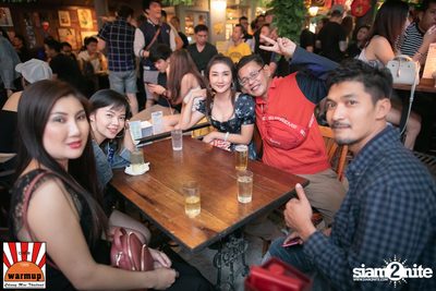 Give Me Five ที่ วอร์ม อัพ คาเฟ่ เชียงใหม่ — photo 52