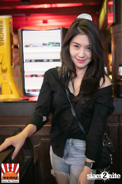 Give Me Five ที่ วอร์ม อัพ คาเฟ่ เชียงใหม่ — photo 56