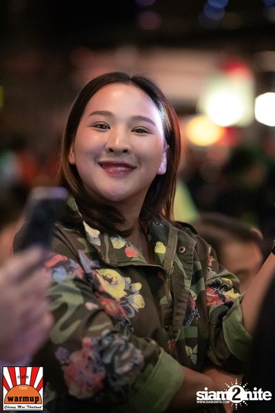 Give Me Five ที่ วอร์ม อัพ คาเฟ่ เชียงใหม่ — photo 63