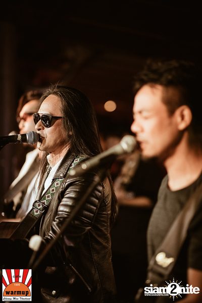 Give Me Five ที่ วอร์ม อัพ คาเฟ่ เชียงใหม่ — photo 78