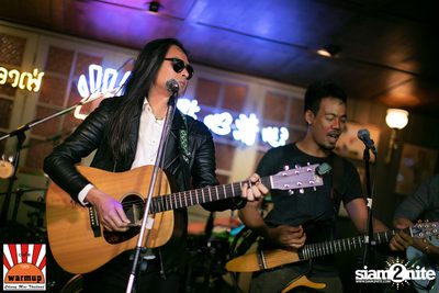 Give Me Five ที่ วอร์ม อัพ คาเฟ่ เชียงใหม่ — photo 89