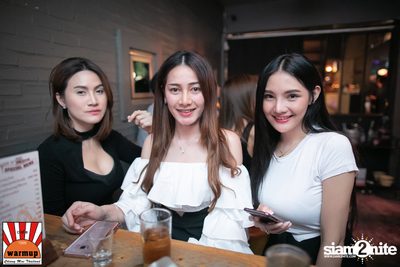 Give Me Five ที่ วอร์ม อัพ คาเฟ่ เชียงใหม่ — photo 93