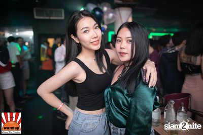 Give Me Five ที่ วอร์ม อัพ คาเฟ่ เชียงใหม่ — photo 99