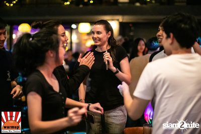 Give Me Five ที่ วอร์ม อัพ คาเฟ่ เชียงใหม่ — photo 116