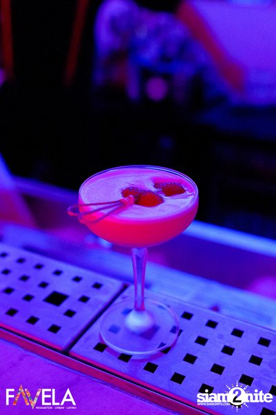 Friday Night at Favela Thonglor — photo 37