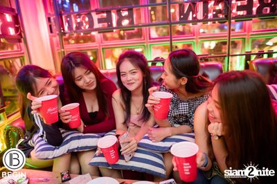 Og-anic x Lazyloxy ที่ บีกิน บาร์ — photo 59
