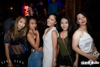BLING IT กับ Bangkok Invaders ที่ ซิง ซิง เธียเตอร์ — photo 12