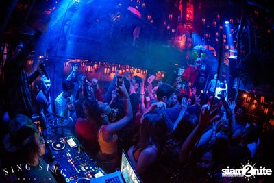 BLING IT กับ Bangkok Invaders ที่ ซิง ซิง เธียเตอร์ — photo 65