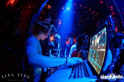 BLING IT กับ Bangkok Invaders ที่ ซิง ซิง เธียเตอร์ — photo 66