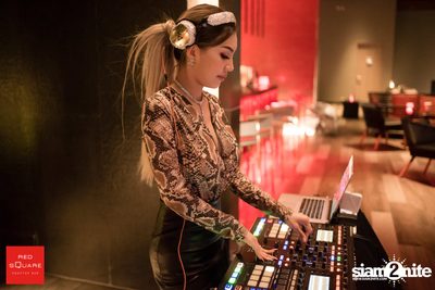 Ladies Night Launch Party ที่ เรดสแควร์ รูฟท็อป บาร์ — photo 36