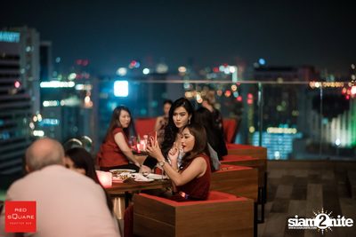 Ladies Night Launch Party ที่ เรดสแควร์ รูฟท็อป บาร์ — photo 61