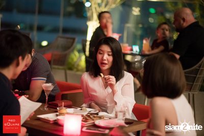 Ladies Night Launch Party ที่ เรดสแควร์ รูฟท็อป บาร์ — photo 72