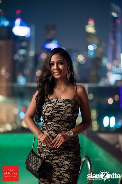 Ladies Night Launch Party ที่ เรดสแควร์ รูฟท็อป บาร์ — photo 80