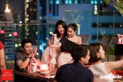 Ladies Night Launch Party ที่ เรดสแควร์ รูฟท็อป บาร์ — photo 82