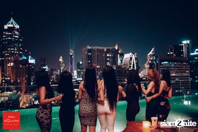 Ladies Night Launch Party ที่ เรดสแควร์ รูฟท็อป บาร์ — photo 89