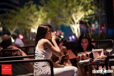 Ladies Night Launch Party ที่ เรดสแควร์ รูฟท็อป บาร์ — photo 91