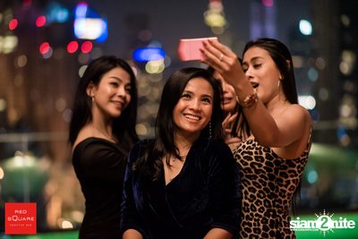 Ladies Night Launch Party ที่ เรดสแควร์ รูฟท็อป บาร์ — photo 106