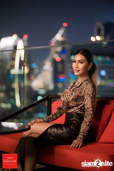 Ladies Night Launch Party ที่ เรดสแควร์ รูฟท็อป บาร์ — photo 110